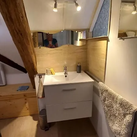 Le Calme A La Campagne Besson