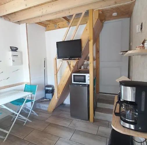 Le Calme A La Campagne Besson