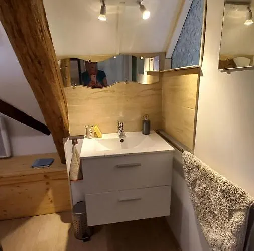 Le Calme A La Campagne Besson